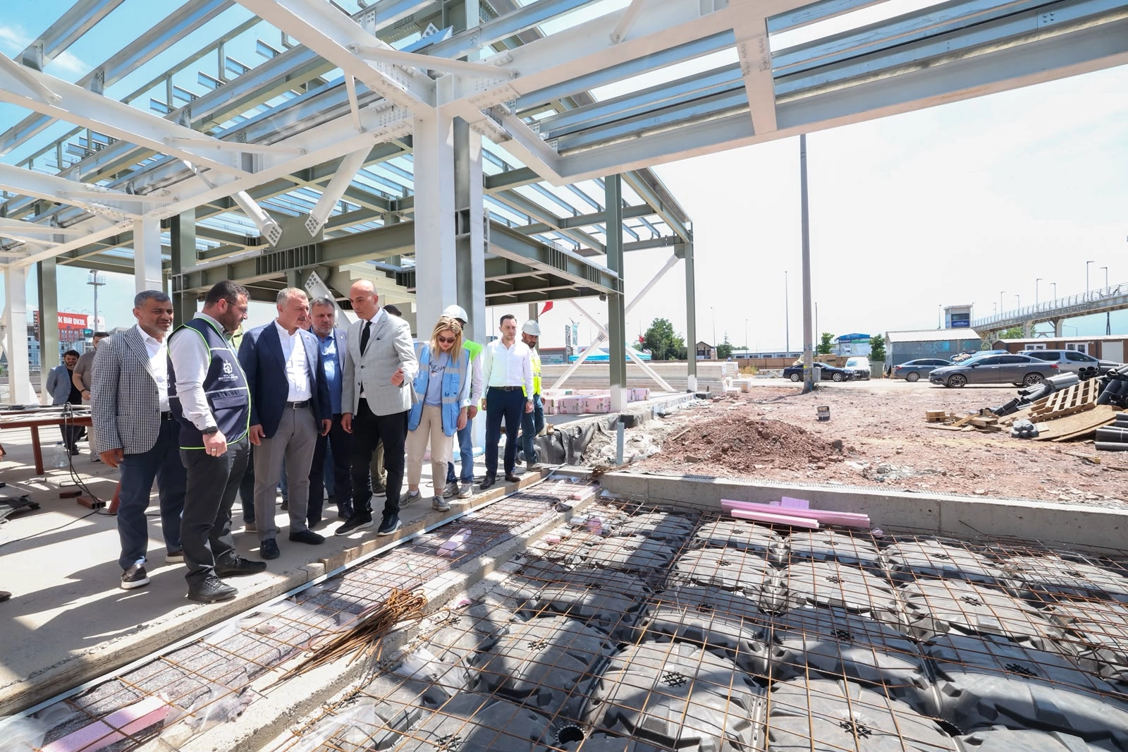 Kocaeli'de Başkan Büyükakın sosyal yaşam merkezini inceledi