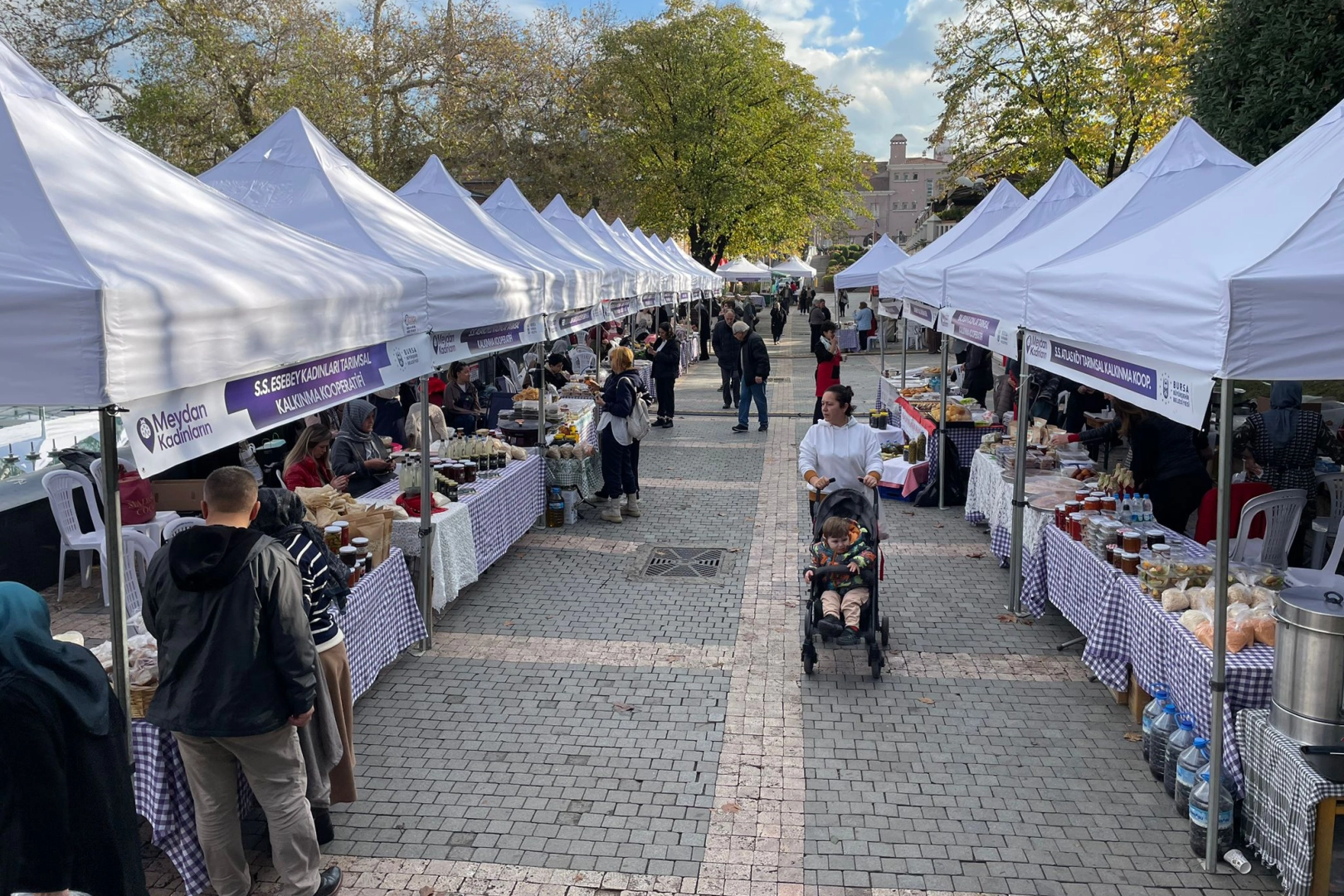 Bursa Heykel'de 'Meydan Kadınların'
