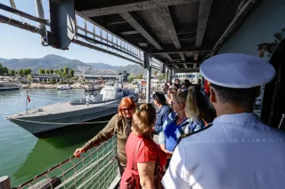 İzmir Büyükşehir'in gezileri emeklilere nefes oluyor