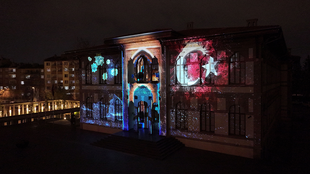 Taş Bina’da Büyüleyici Video Mapping Gösterisi