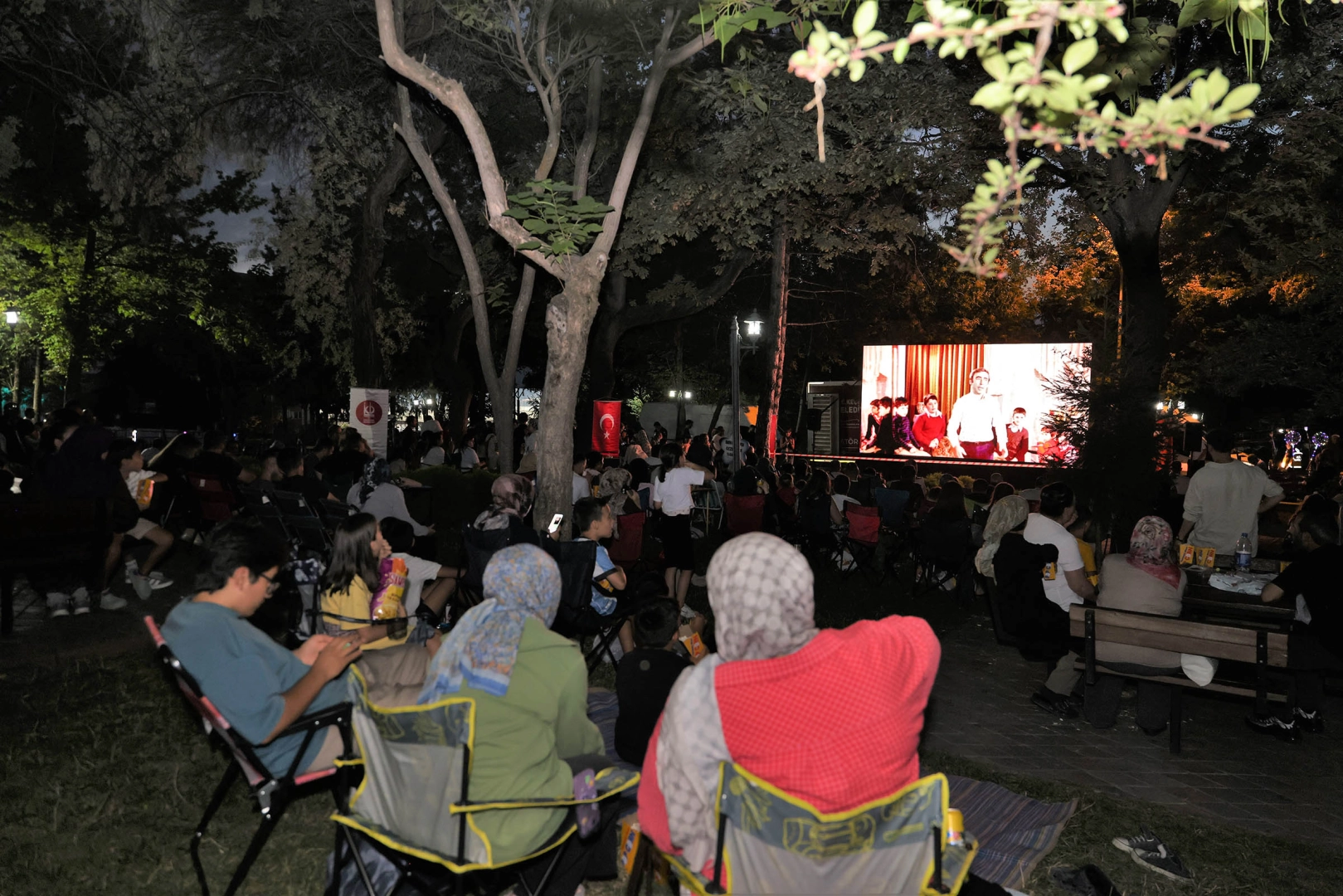 Ankara Keçiören’de açık hava sinema keyfi
