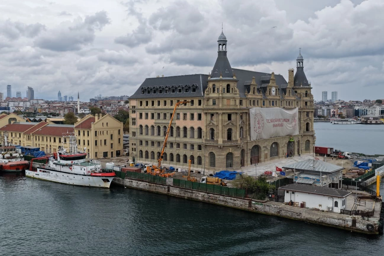 Haydarpaşa Garı’nın temelinde kritik bulgu! Ahşap kazıkların yüzde 80'i yok olmuş