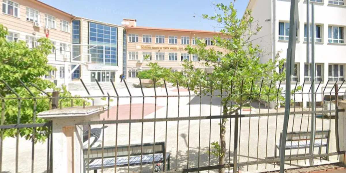 Manisa'da liseye silahlı saldırı! Yaralılar var, saldırgan gözaltına alındı