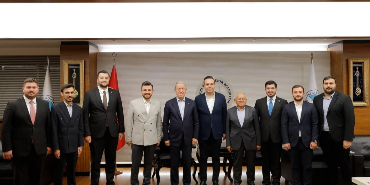 AK Partili gençler Başkan Büyükkılıç'la buluştu